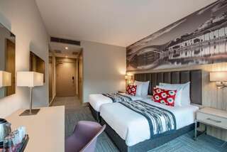 Отель Ramada Encore Tbilisi Тбилиси Двухместный номер с 2 отдельными кроватями - Для некурящих-1